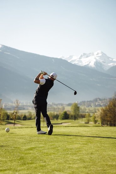 Golfprofi-Alex-62-Sportresidenz Zillertal